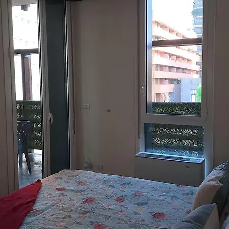 Casa Con Terrazzo Zona Centro/stazione. בית נופש *